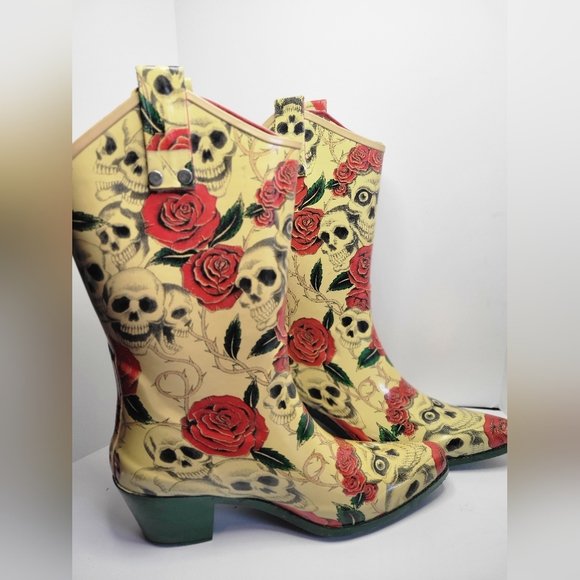 Nomad yippy natural w/rose & skull size 7 (worn once- box kept) - Picture 2 of 4